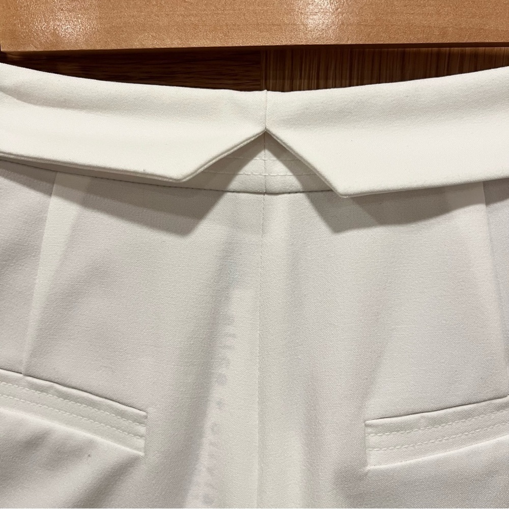 Alice + Olivia Chad Asymmetrical Cuffed Shorts White 10 NWT - Picture 8 of 16